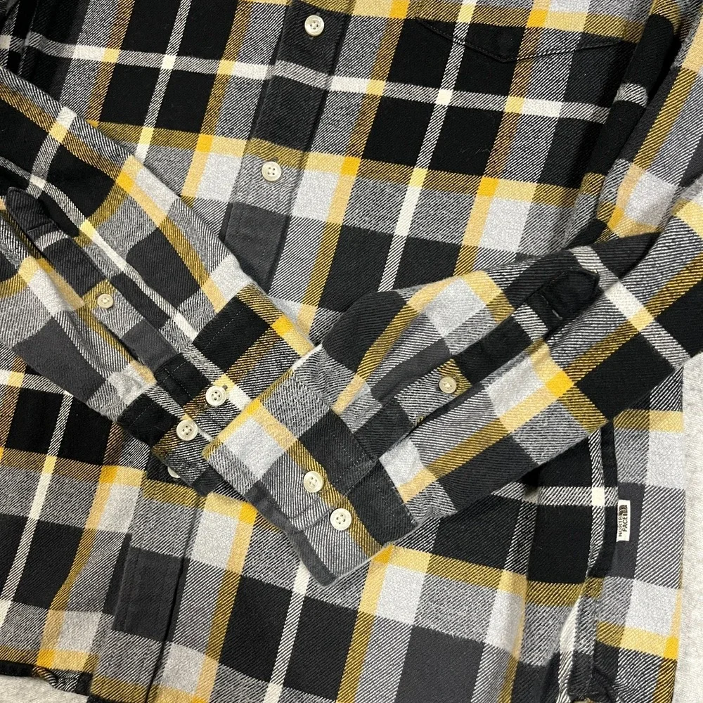 The North Face Shirt Mens Medium Black Flannel Button Up Long Sleeve Plaid Cotto
